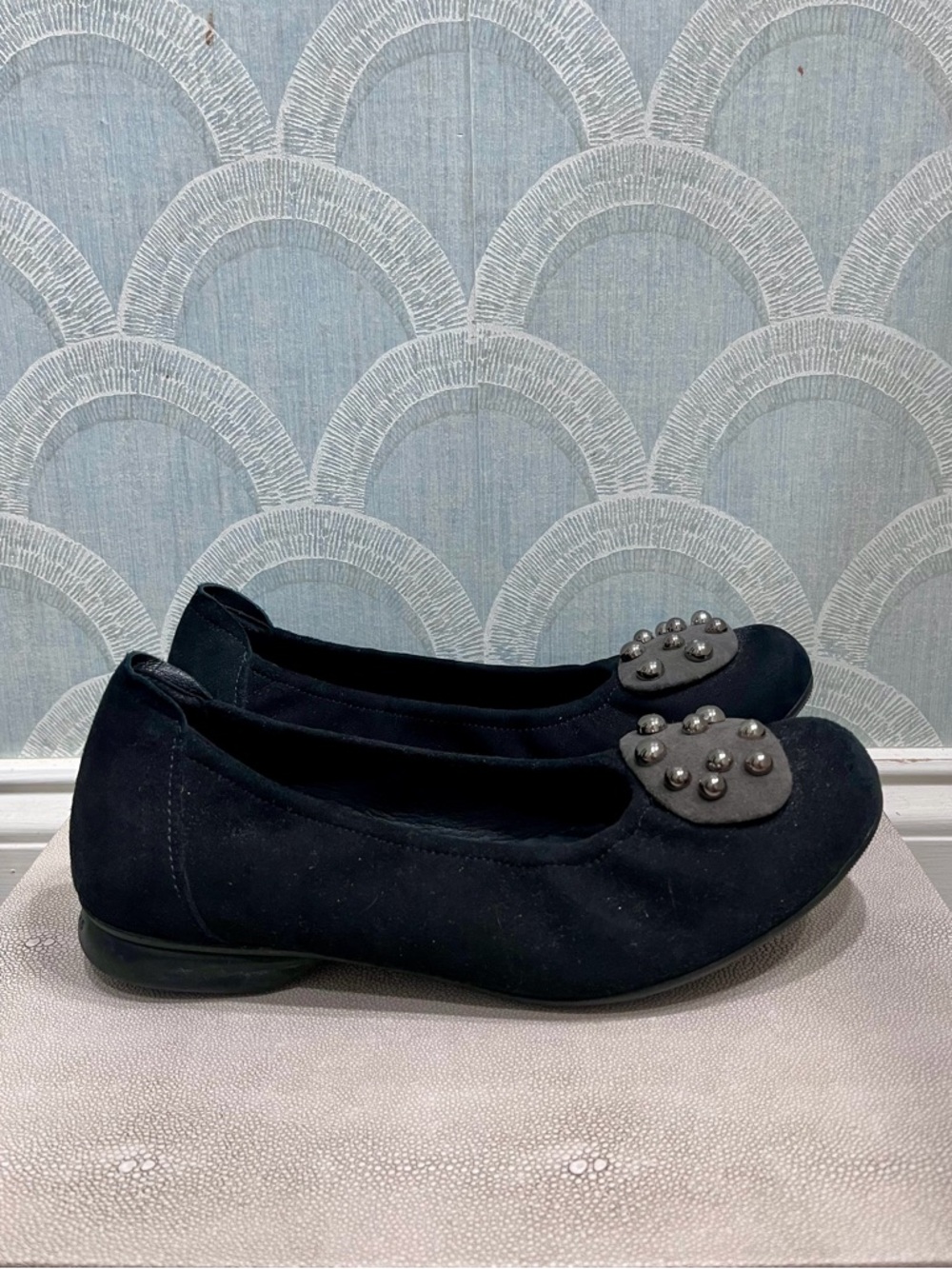Sabrinas Shoes Black Suede Flats‎ with Silver Embellishments, SZ EU 37 (6.5) EUC